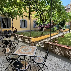 Hostel New Generation, Floransa