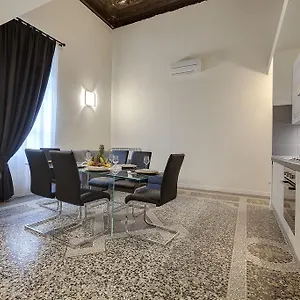 Apartamento 2016, Florença